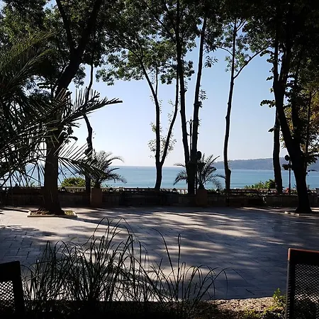 Апартамент 20 M From Sea Garden Greek Quarter City 3 Bedrooms 2 Baths