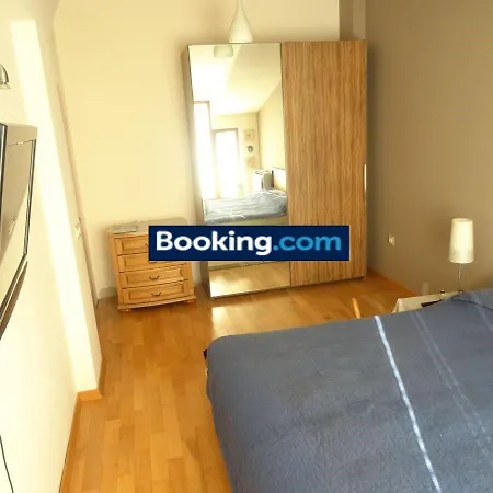 20 M From Sea Garden Greek Quarter City 3 Bedrooms 2 Baths Апартамент Варна