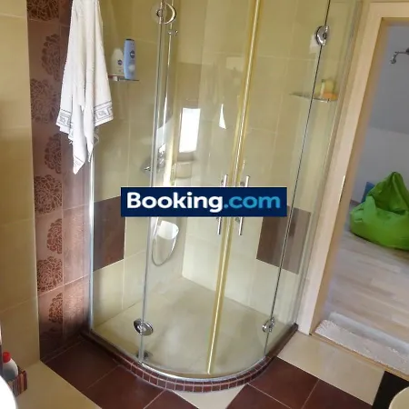 20 M From Sea Garden Greek Quarter City 3 Bedrooms 2 Baths Апартамент Варна